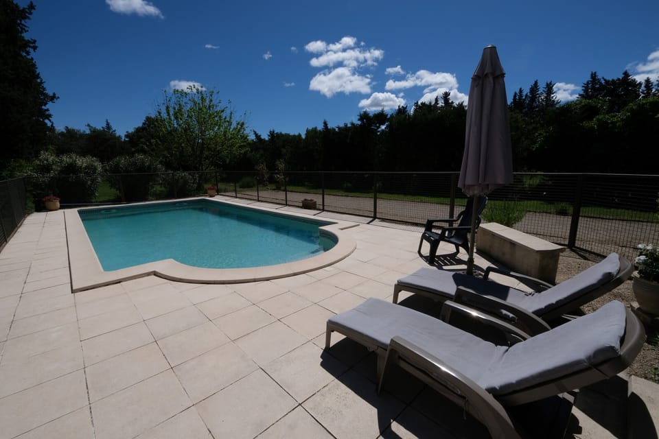 CARPENTRAS vacation rental, Provençal farmhouse to rent with all comfort terrace. 4 people. Online reservation with Plaisirs & Maisons de Provence