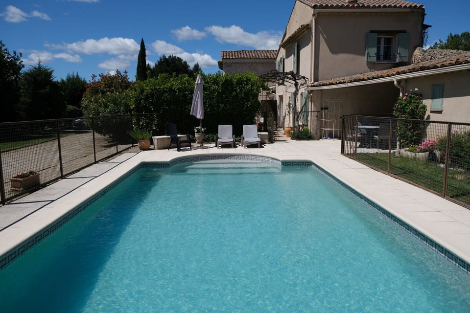 CARPENTRAS vacation rental, Provençal farmhouse to rent with all comfort and garden. 4 people. Online reservation with Plaisirs & Maisons de Provence