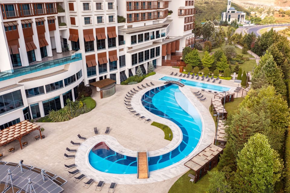 3 indoor pools, outdoor pool