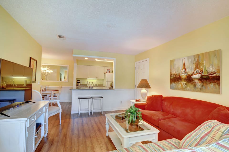 Open Concept Living - From evening cocktails to game nights on the sofa—this connected layout keeps the crew together and the vibes easy.