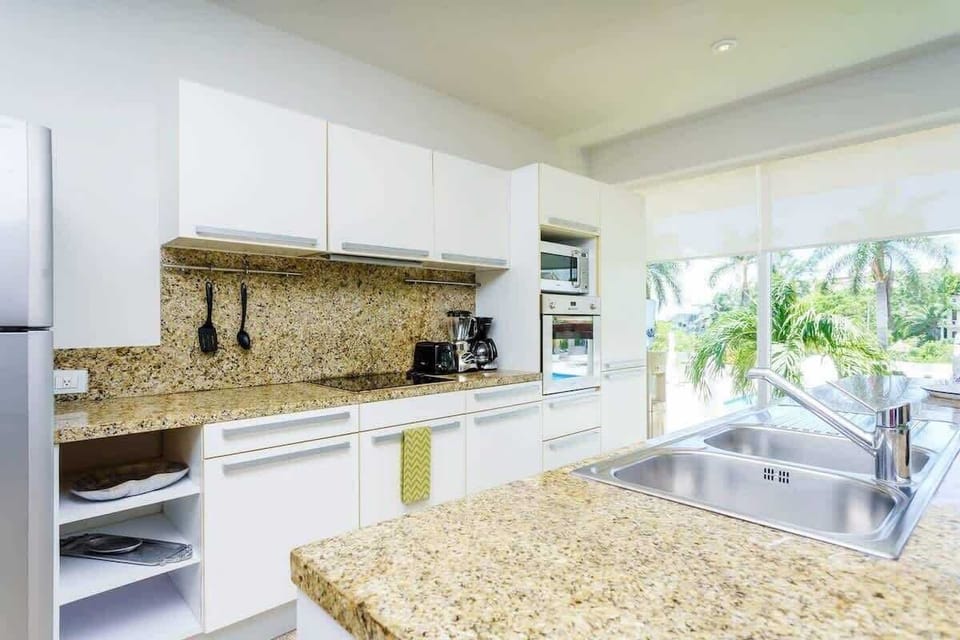 Full kitchen with stainless appliances and plenty of space to cook