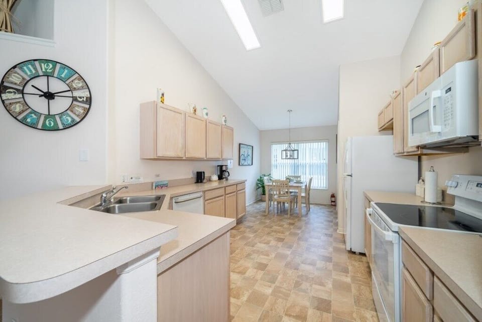 Fully Equipped Kitchen Diner