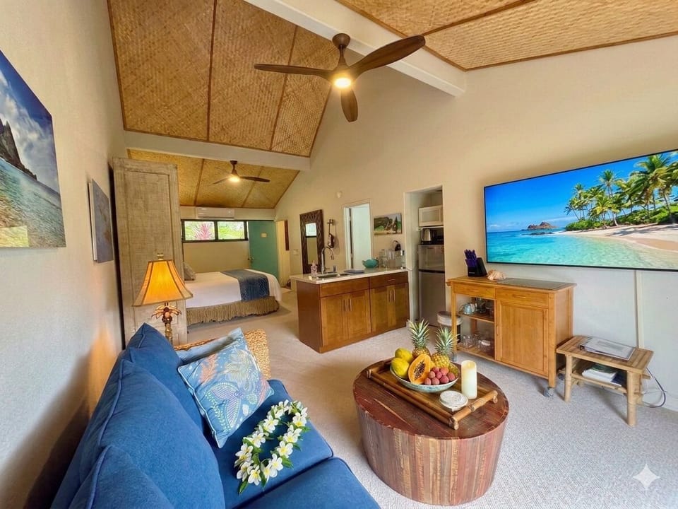 Romantic tiki-inspired sitting area with A/C