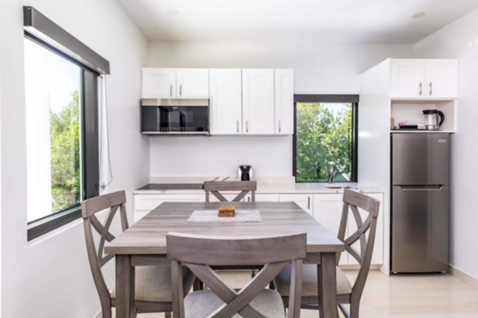 Executive Single Room, 1 Bedroom | Private kitchenette | Coffee/tea maker, microwave, dishwasher, electric kettle