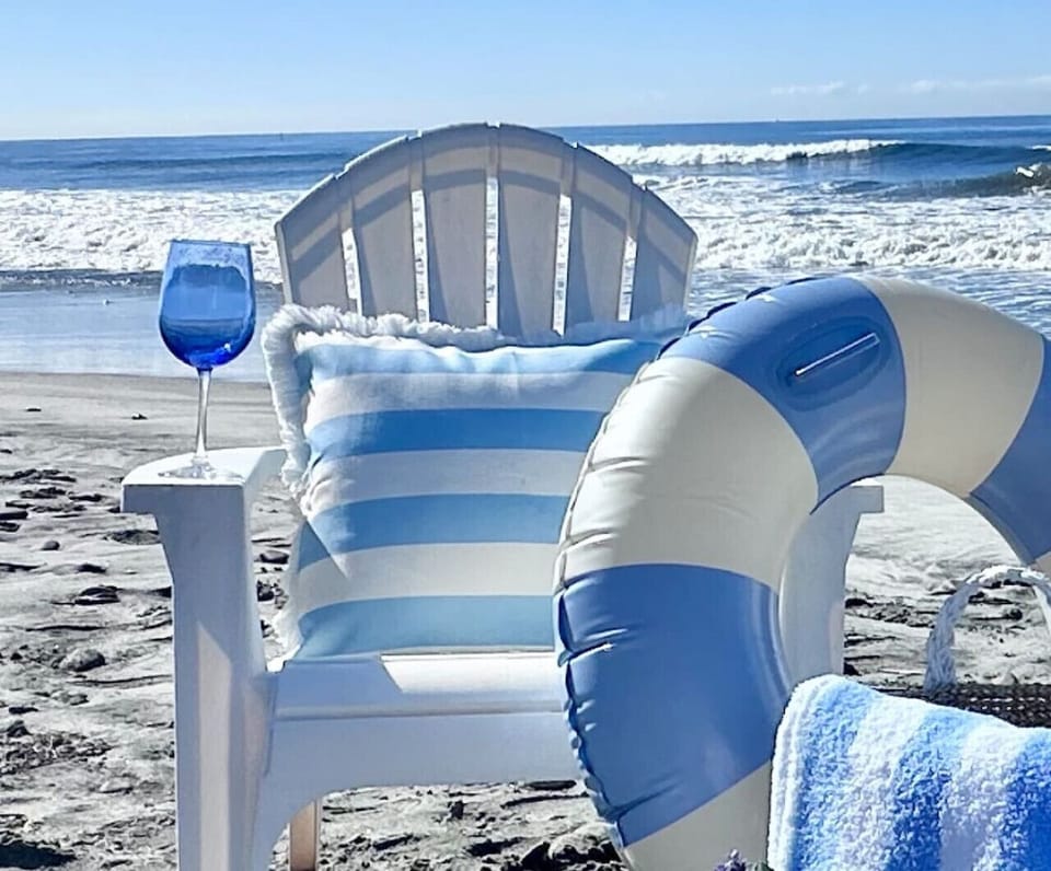 Best Beach House in Oceanside, Best Location for Beach Rental in Oceanisde, Luxury vacation rental Oceanside CA, Modern beach house Oceanside, Walk to beach,Steps to the beach, Walkable Oceanside vacation rental, Oceanside Village vacation home, Near Seab