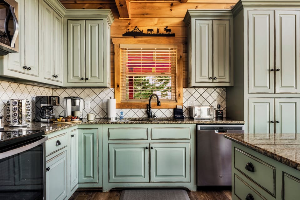 Full kitchen