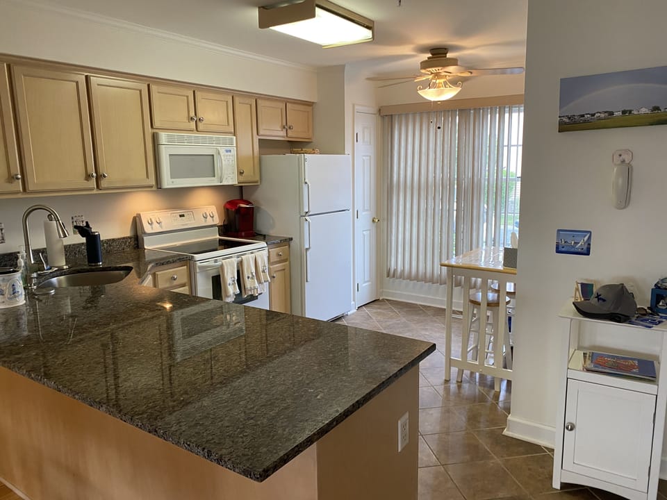 Full Kitchen 