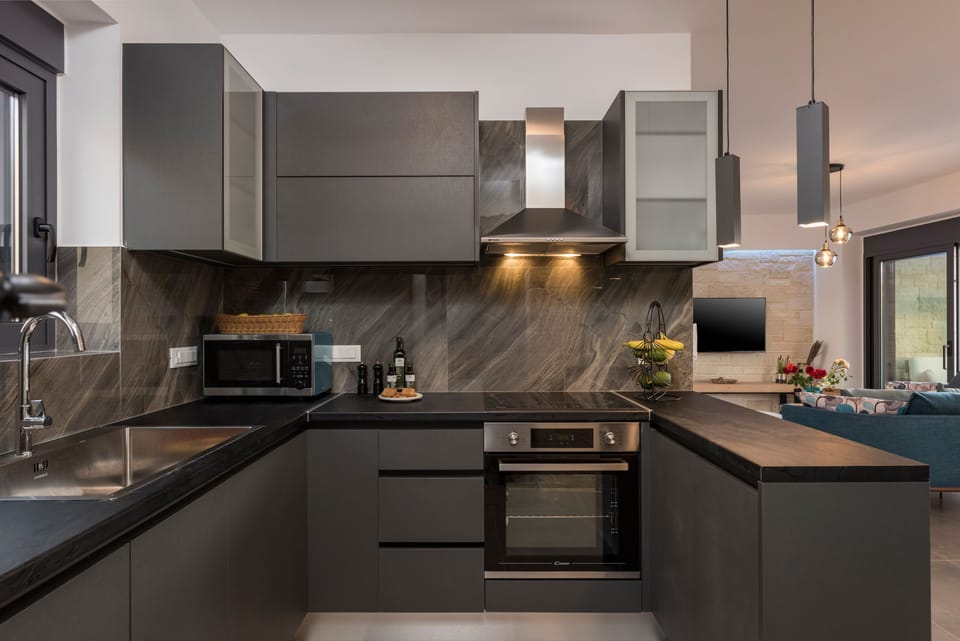 Modern, fully equipped kitchen with all the essentials.