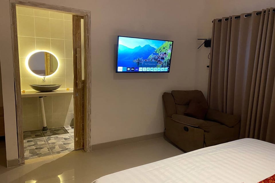 Deluxe Room | Desk, free WiFi, bed sheets
