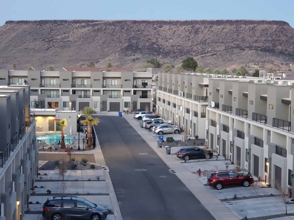 Townhome, 5 Bedrooms | Parking