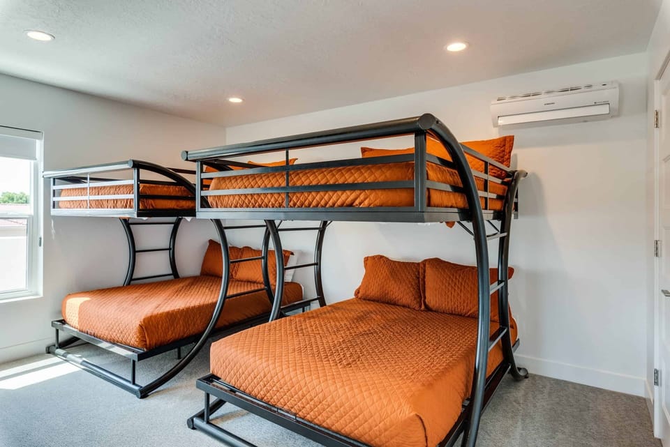 Townhome, 5 Bedrooms | 5 bedrooms, laptop workspace, iron/ironing board, cribs/infant beds