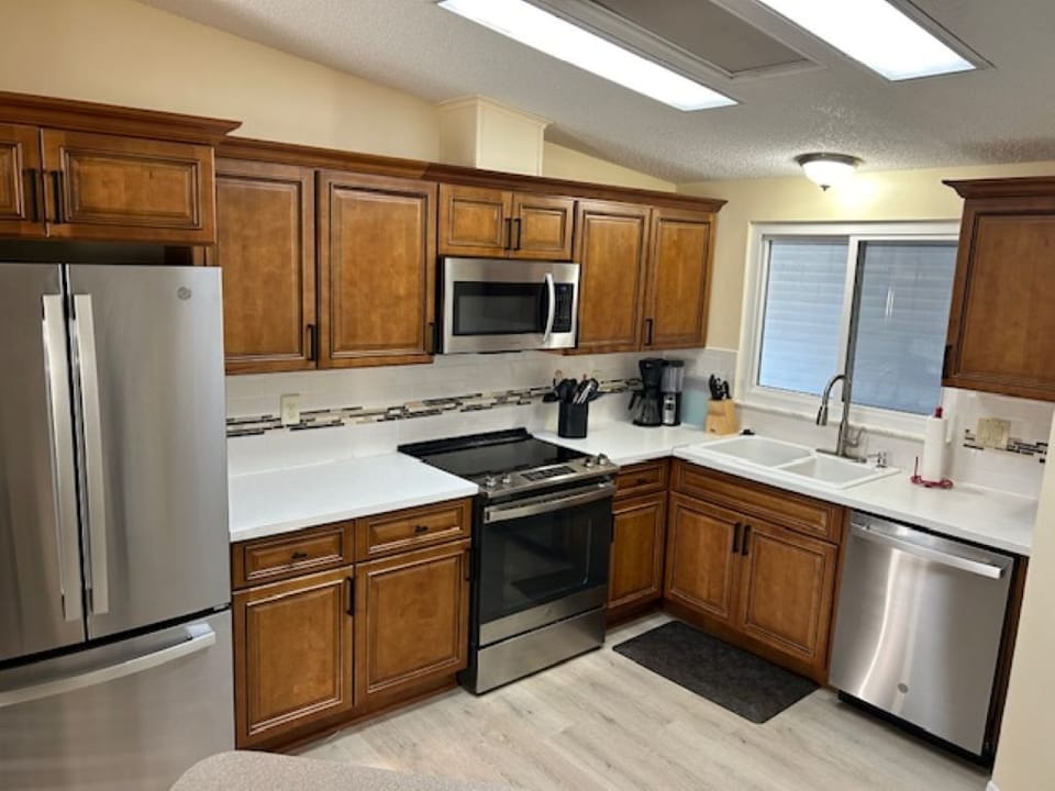 fully loaded kitchen - all new stainless appliances.