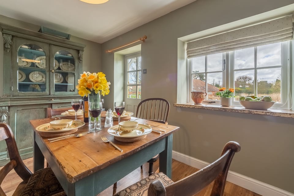 Ground floor: Sunny kitchen/dining room with lovely views
