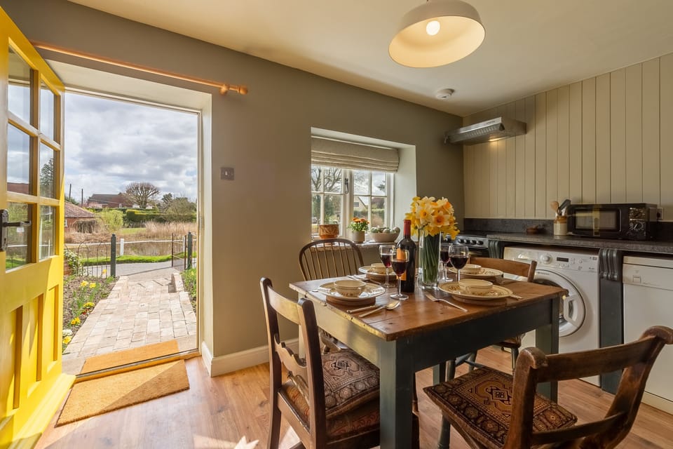 Welcome to Pond Cottage, Edefield