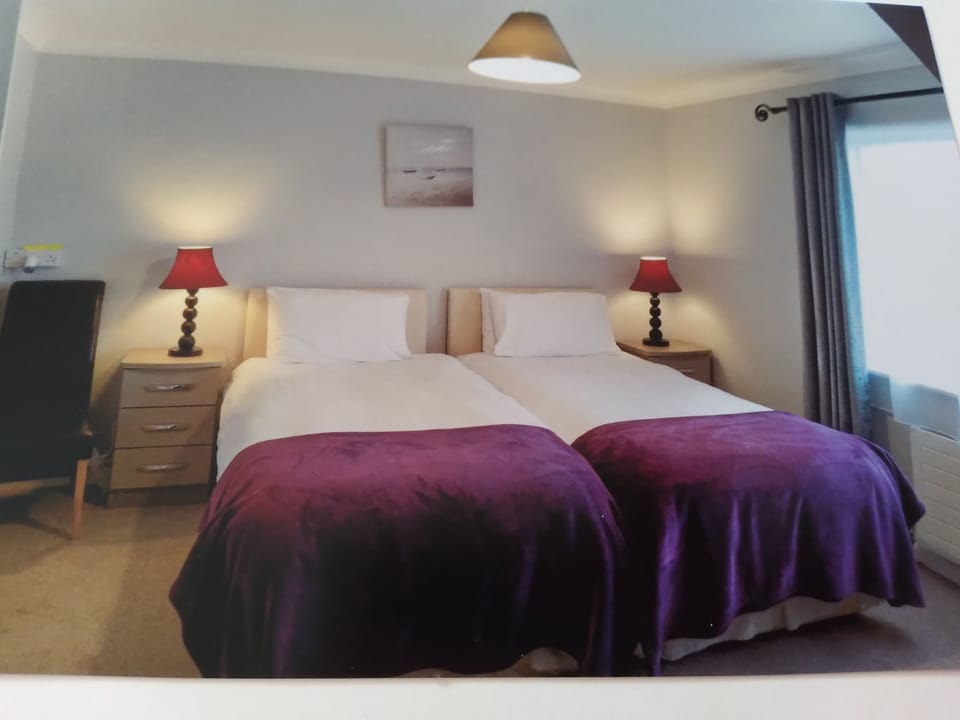 Comfort Apartment, 2 Bedrooms, Mountain View, Courtyard Area | Premium bedding, Select Comfort beds, individually furnished, desk