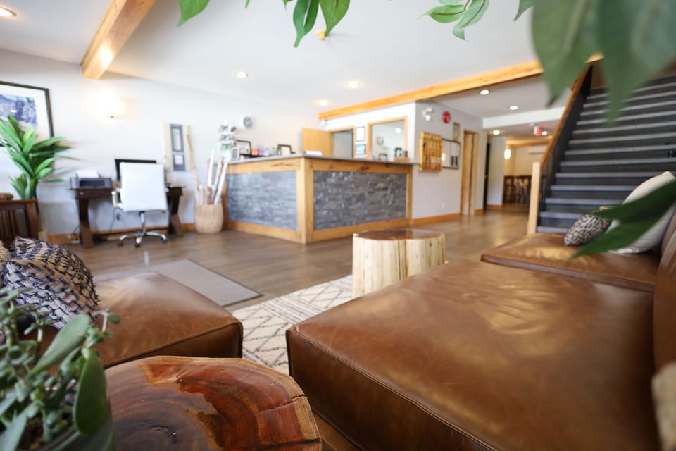 Glacier Mountain Lodge Hotel in British Columbia