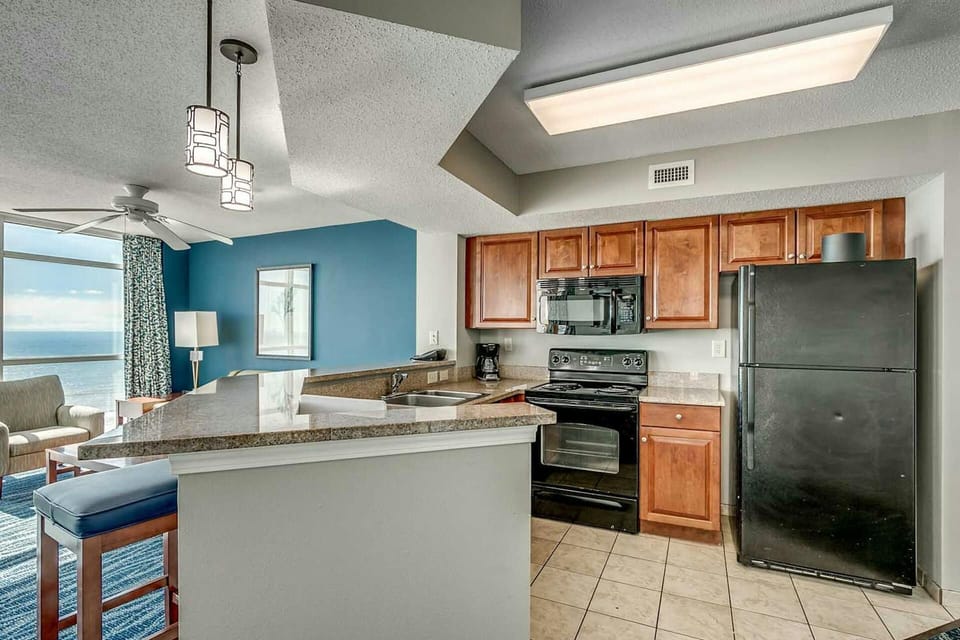 Full kitchen 