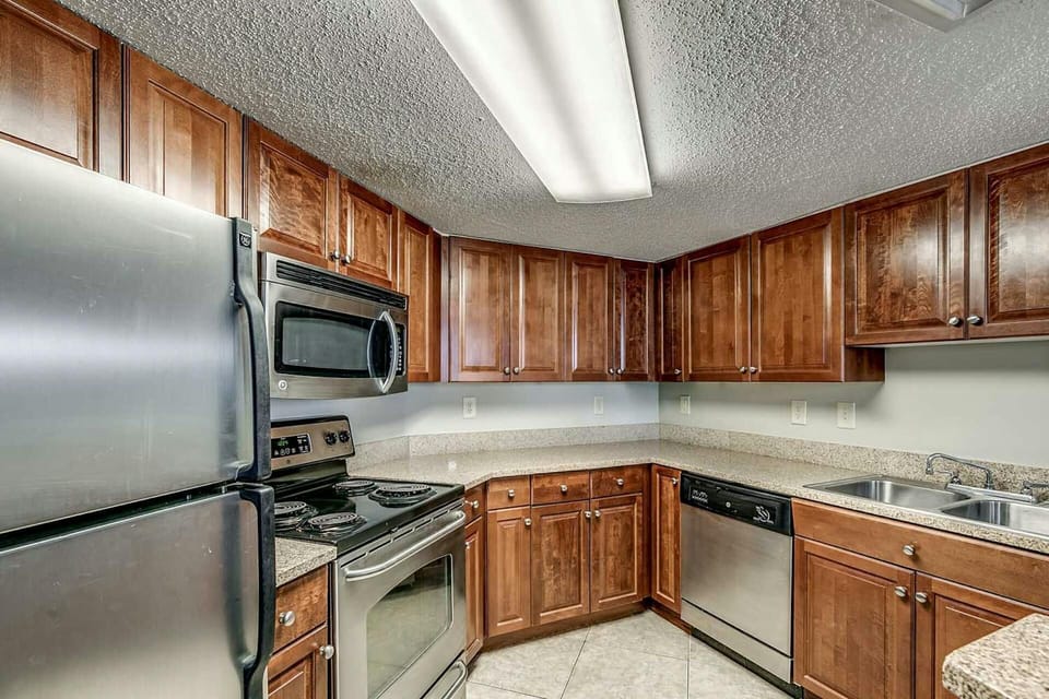 Full kitchen 