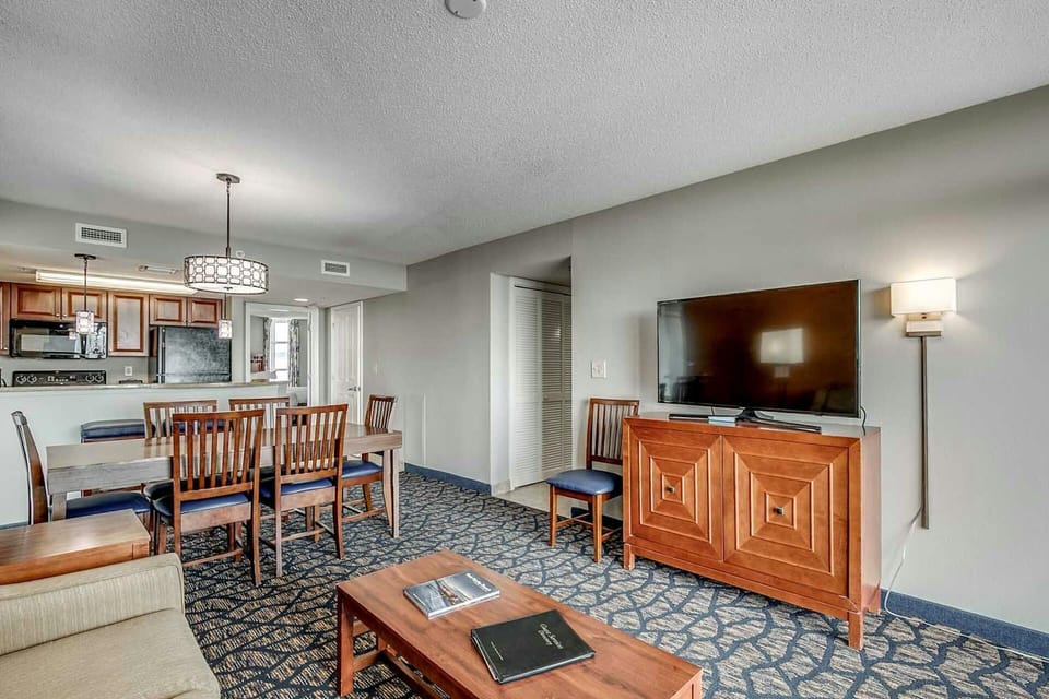 Flat screen TVs in all rooms 