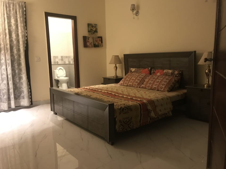 House | 1 bedroom, iron/ironing board, free WiFi, bed sheets