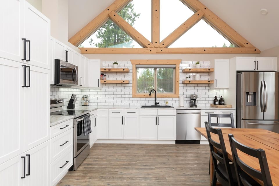 Lazy Moose Cabin Rental (1605)