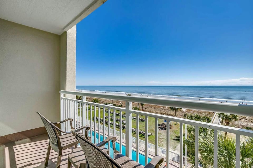 Spectacular oceanfront view 