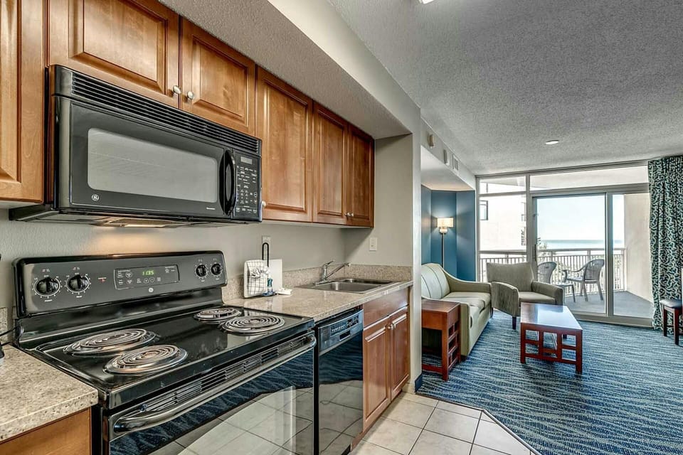 Full kitchen 