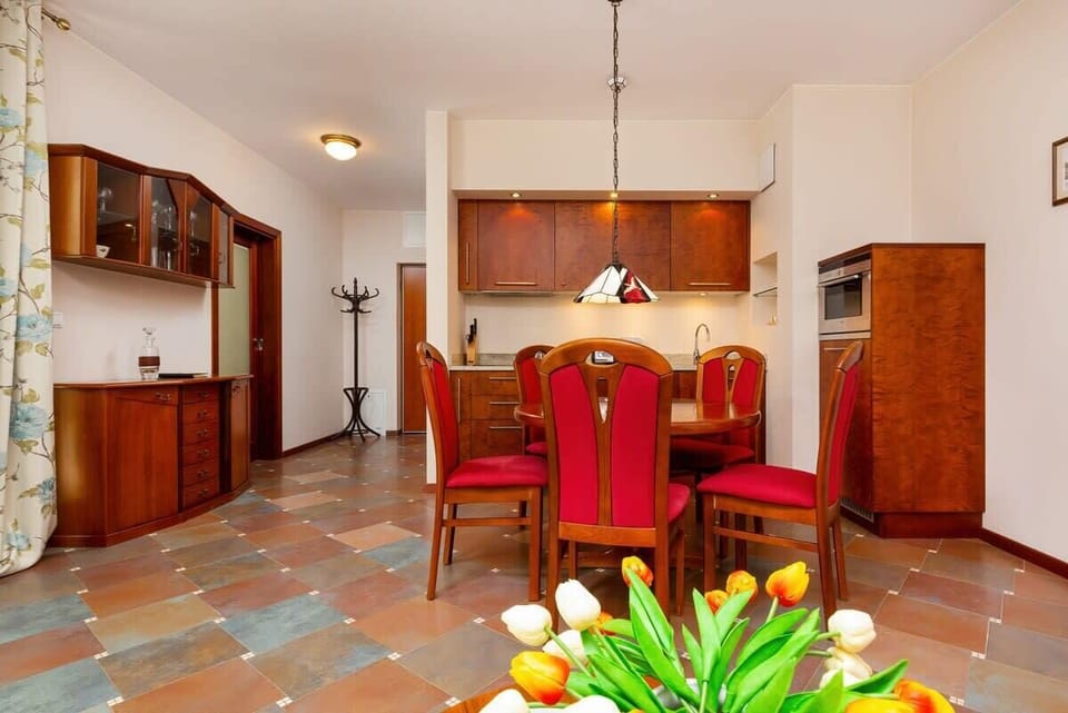 Spacious living room with full equipment. 