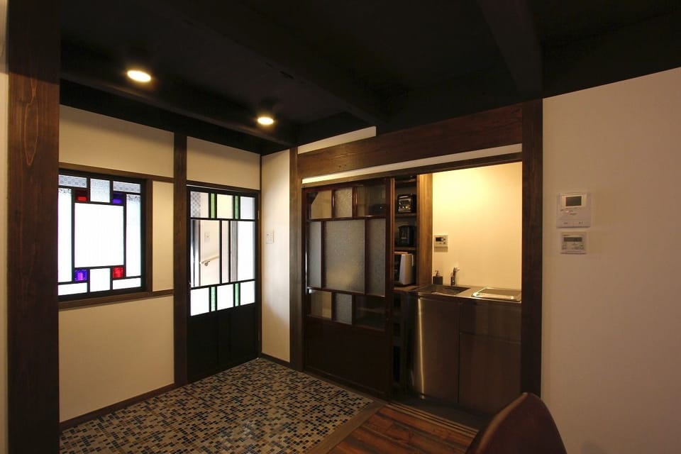 Traditional House, 2 Bedrooms, Kitchen, Garden View | Private kitchenette | Fridge, microwave, stovetop, coffee/tea maker