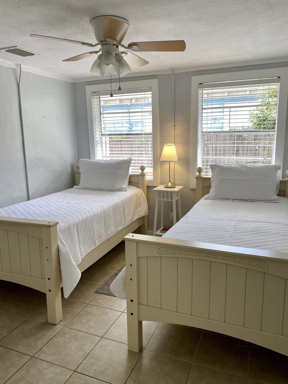 Twin room Unit A
