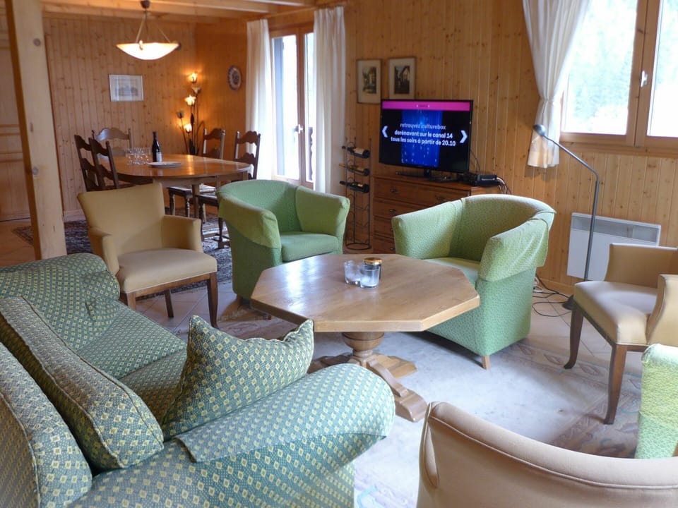 Table, Furniture, Picture Frame, Couch, Window, Building, Chair, Houseplant, Comfort, Television