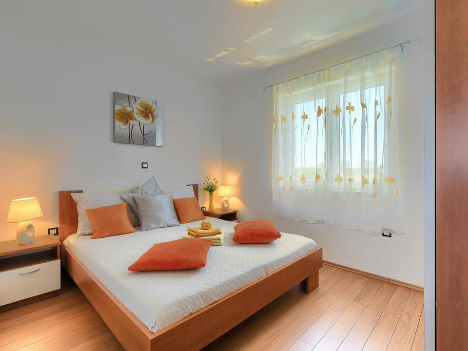 Furniture, Property, Comfort, Building, Wood, Orange, Textile, Lamp, Interior Design, Bed Frame