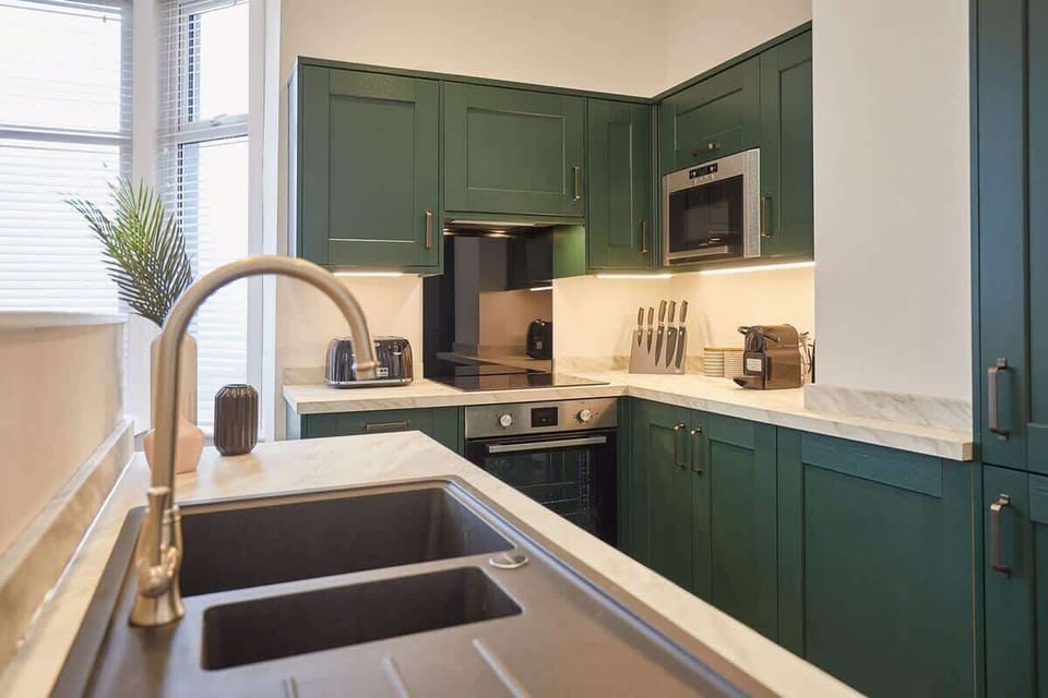 Beach View, Whitby - Host & Stay