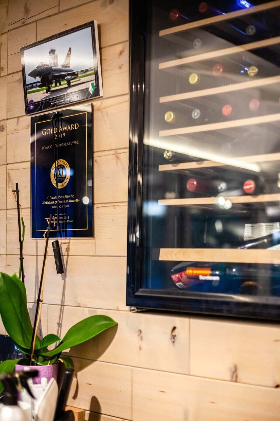  Indulge in our handpicked local wines