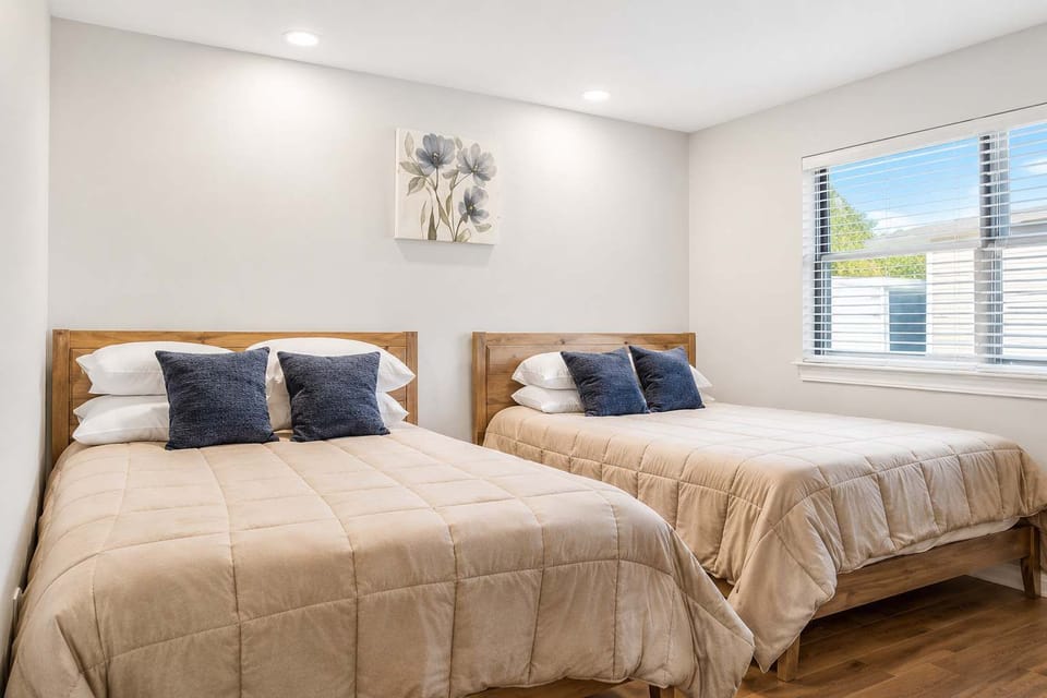 Guest bedroom