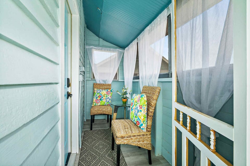 Screen in patio to enjoy a cup of morning coffee