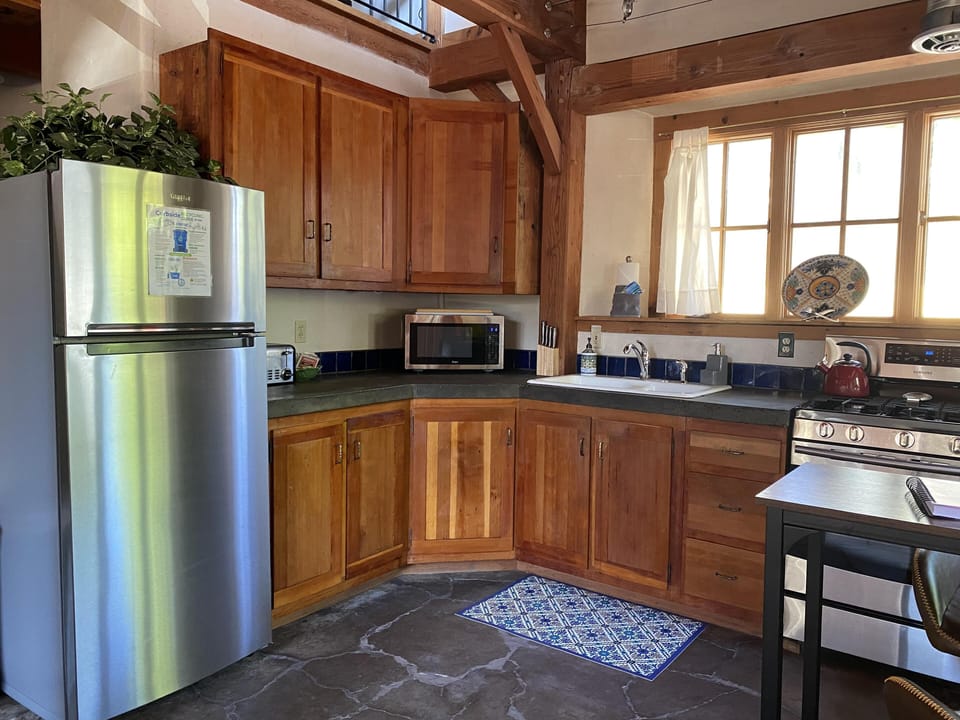 A very functional kitchen with gas cooking for your chef