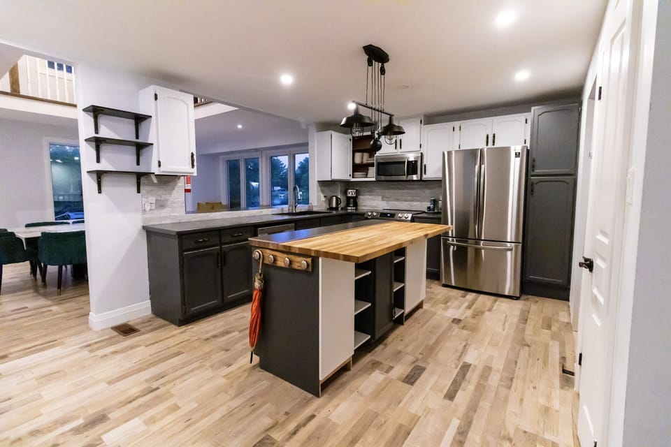 fully stocked kitchen
