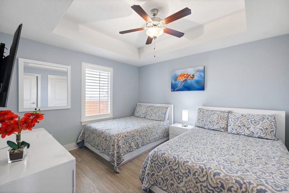 Second Bedroom! Two Full Beds