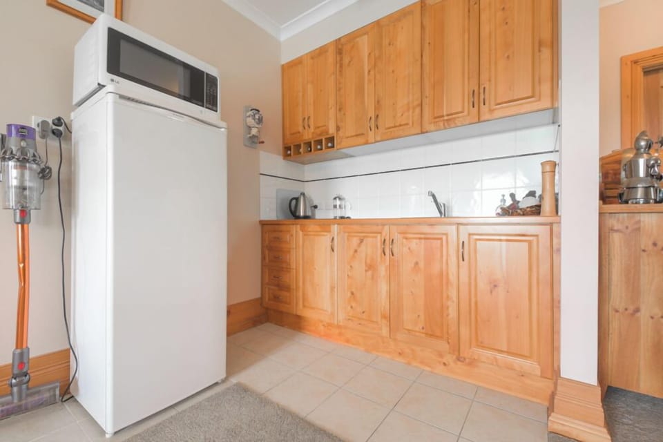 Well appointed timber kitchen