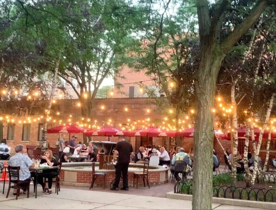 Tuffano’s Vernon Park Tap 
BEST PATIO DINING 
Southern Italian $ cash Venmo 