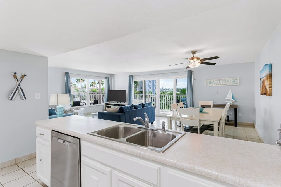 Fully equipped kitchen