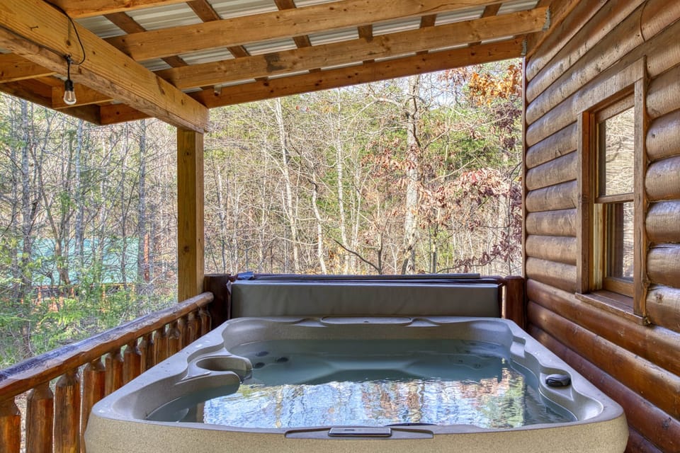 The brand-new hot tub can accommodate up to 6 guests.