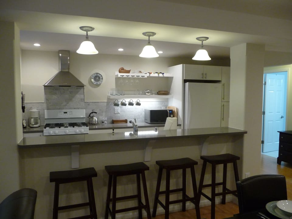 Breakfast bar
