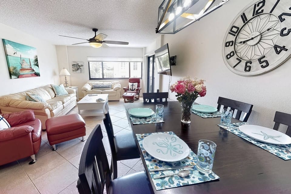 Beautiful dining table for 6 people.  Have meals as a family at home during your stay.