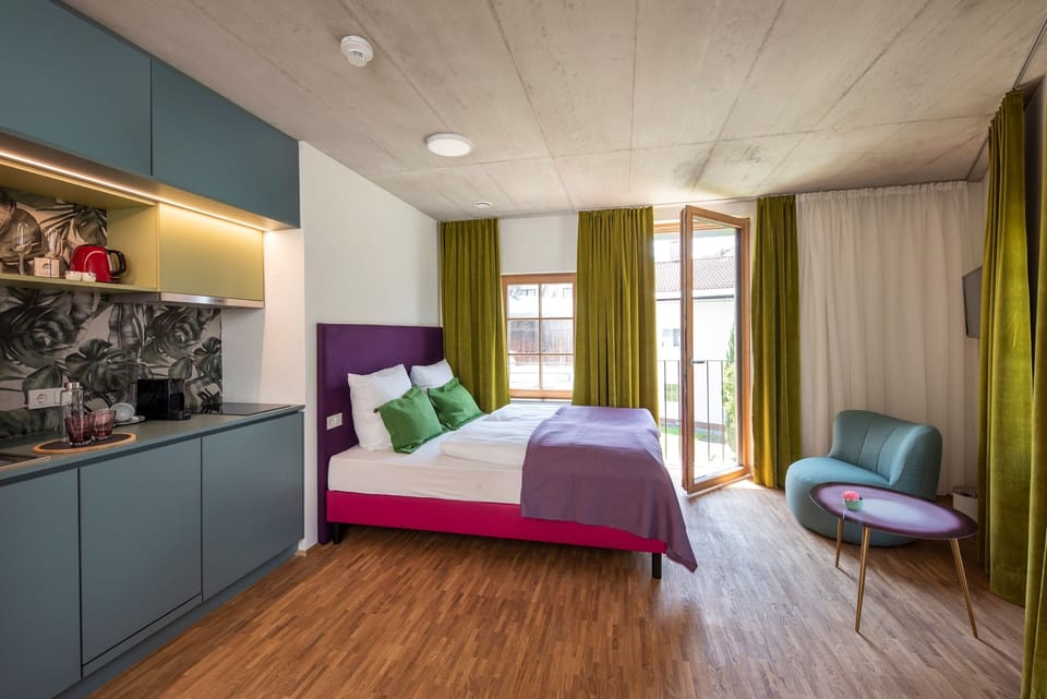 Minibar, in-room safe, individually decorated, individually furnished