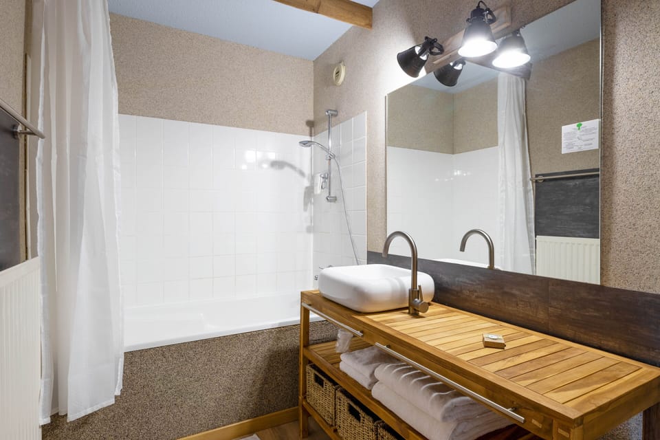 Studio (Double) | Bathroom | Hair dryer, towels