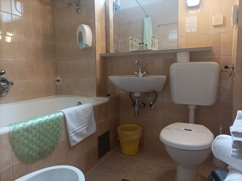 Quadruple Room, 2 Bedrooms | Iron/ironing board, free WiFi, bed sheets