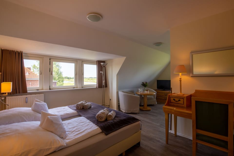 Classic Double or Twin Room | Free WiFi, bed sheets