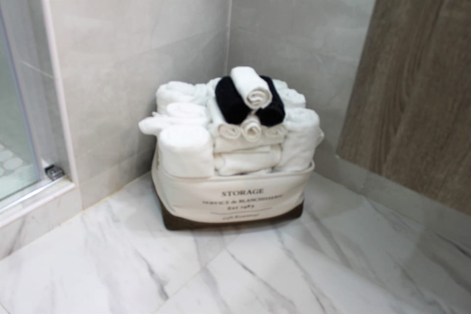 Bathroom amenities